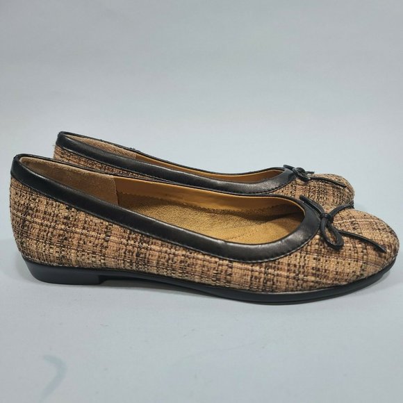 AEROSOLES "Beg 2 Differ" Brown & Black Bow Toe Ballet Flats Women's Size 7M - Picture 2 of 11